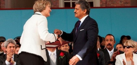 ANAND MAHINDRA FIRST INDIAN TO BE HONOURED WITH HARVARD MEDAL MBA