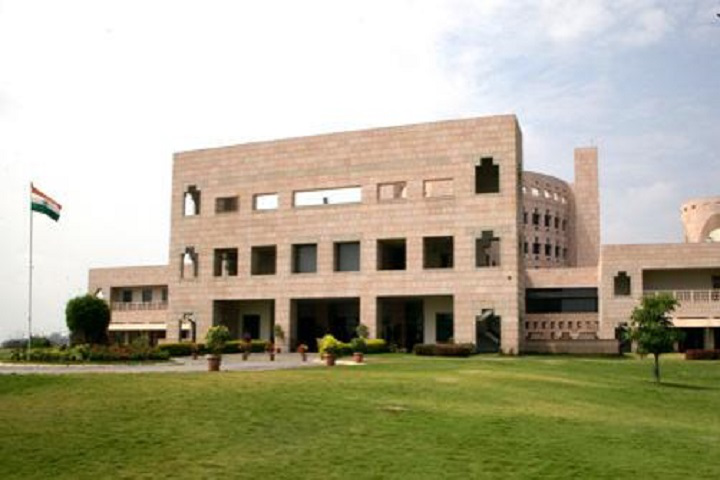 Indian School of Business (ISB)